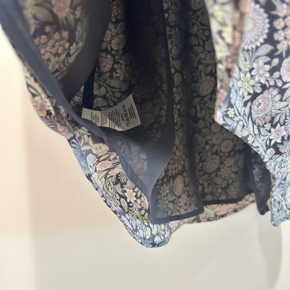 Loft - floral Spaghetti Strap fully lined blousy halter top - Picture 7 of 9